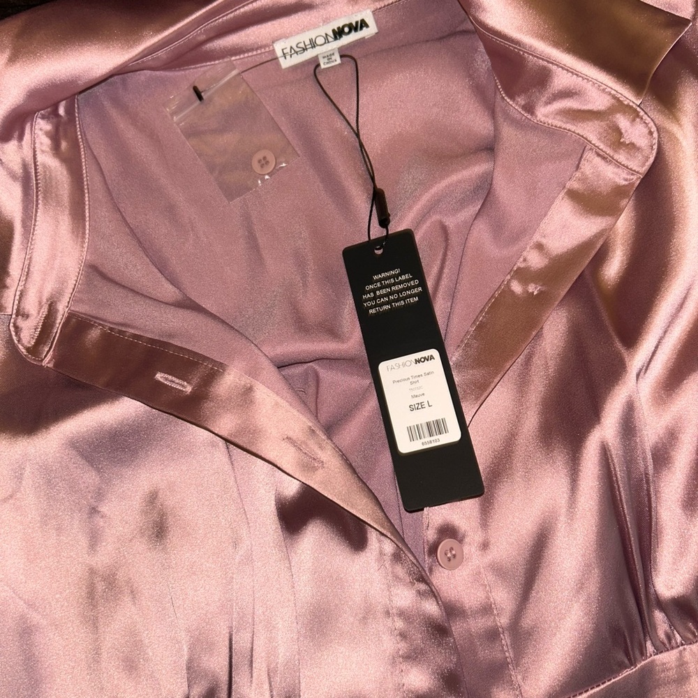 ✨FASHION NOVA SATIN TOP ✨